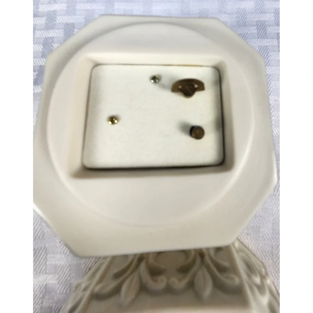 Prescious Lenox Trinket Musical Jewelry Box White Gold-Tone Trim Excellent!